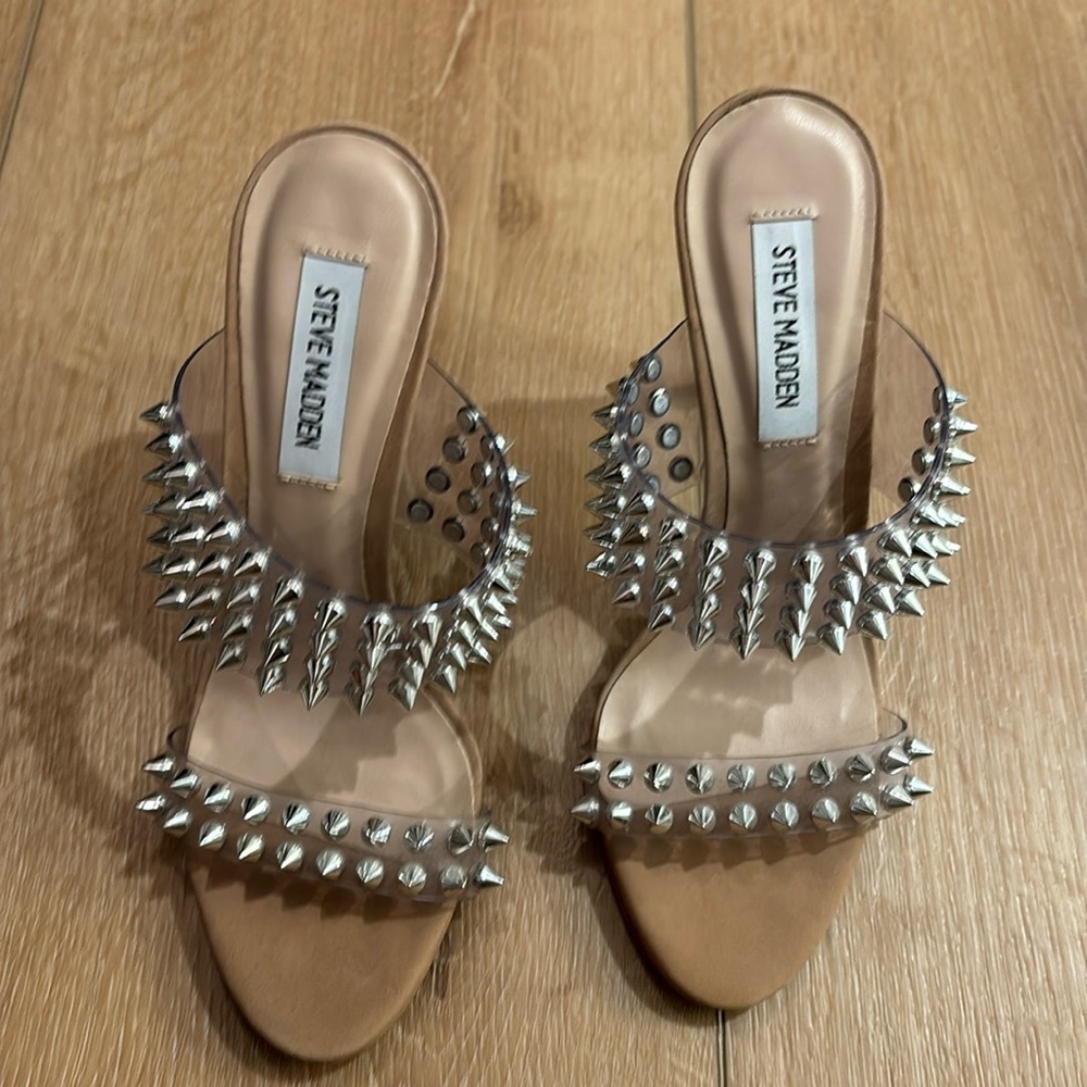 Steve Madden stud spike heels 6